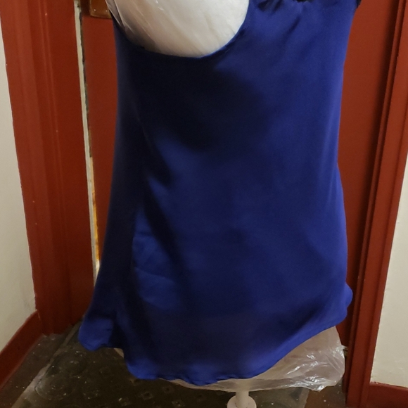 AQUA BLUE SLEEVELESS TOP SIZE MEDIUM - Picture 8 of 12